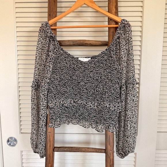 Astr the label Floral Smocked Long Sleeve Crop Top Square Neck Blouse size L - Picture 1 of 4